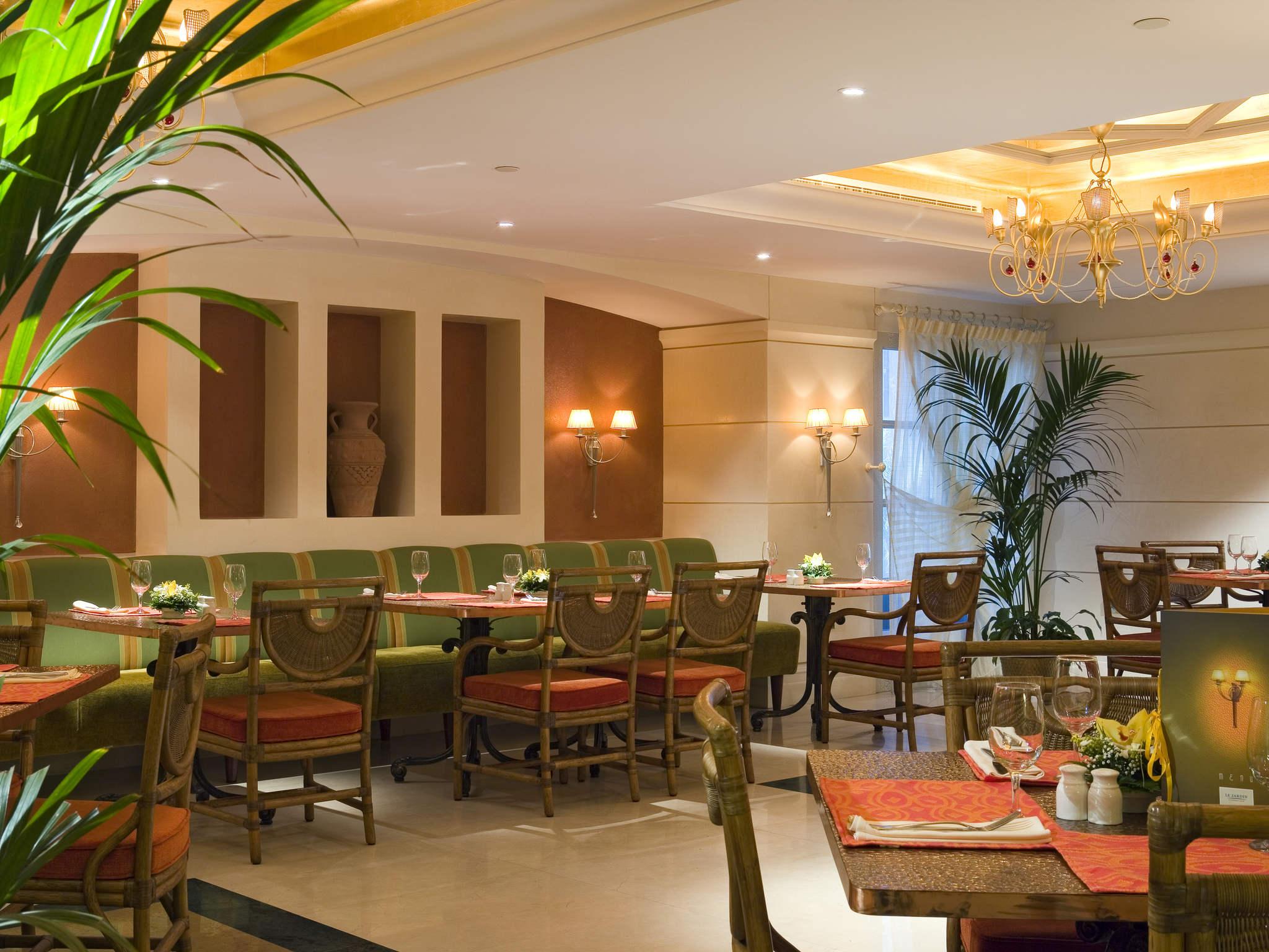 Novel Center Hotel
